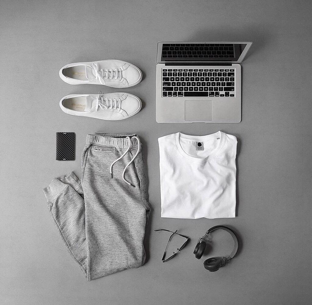 PioneerCarry's tweet photo. For a lightweight wallet that won't weigh down your sweats, look no further. https://t.co/YvtUBVW4K0 #futurecarry https://t.co/rLGDdNlNj5 https://t.co/stKY0WtWEu