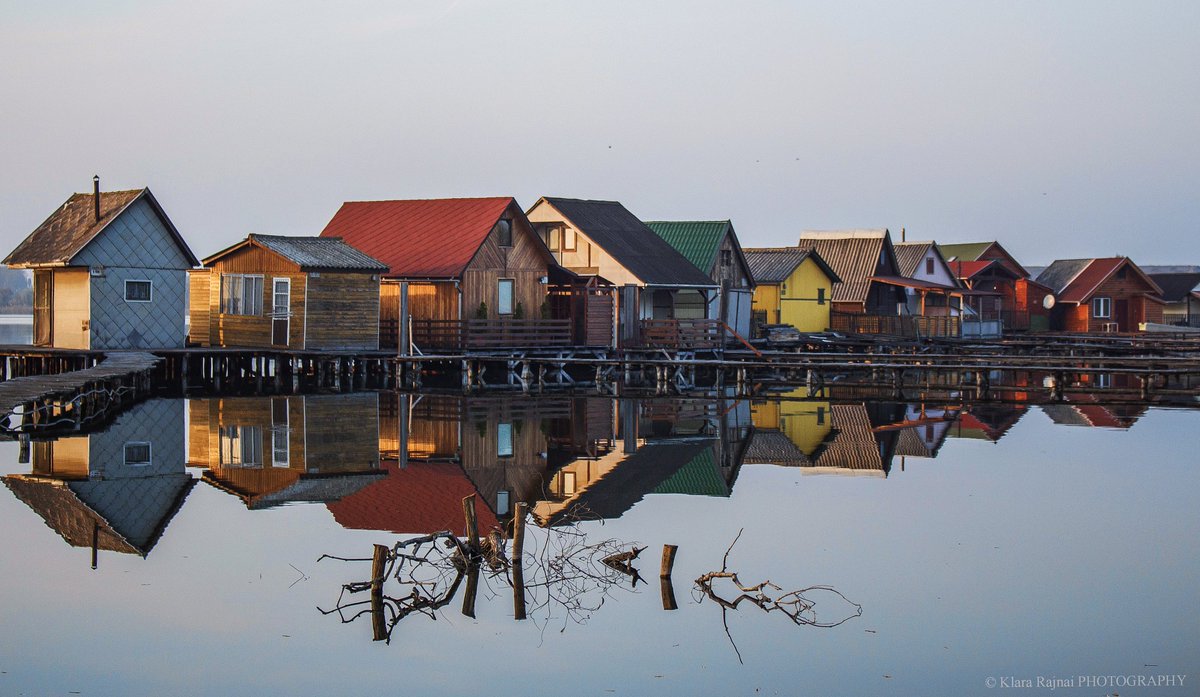 3p0int5's tweet photo. Houses by Klara Rajnai

https://t.co/5CeTLVKO3C https://t.co/gh8Q3w3egw