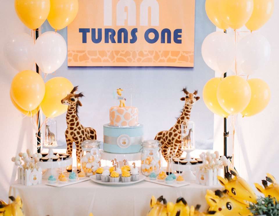 catchmyparty's tweet photo. Have fun with this cool giraffe 1st birthday party. The cake is so cool!! https://t.co/quidvOMcIA #partplanning https://t.co/H36eho7ZcZ