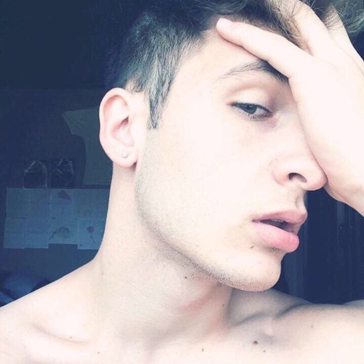 JacobBoysen's tweet photo. Coin drops 👏🏼 #CoinDrop #FeatureMe#Liveme TrulyTravo 😛: https://t.co/zNNHg9uRPJ https://t.co/AjOdP6Edtx