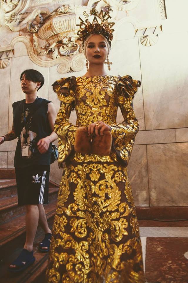 FutureLabelsHK's tweet photo. Backstage @ Dolce &amp; Gabbana Alta Moda Show in Palermo.- https://t.co/dfNEkFPYTe  #DolceGabbana #Backstage #Palermo #modashow https://t.co/HX01iPcG3u