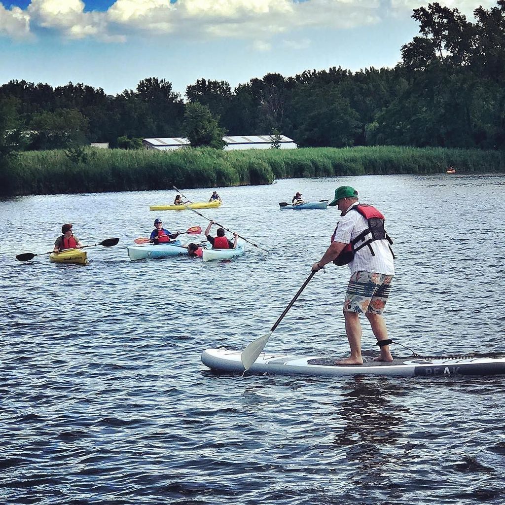 BrianDeAngelo's tweet photo. Outamyway kayakers #sup #overpeckpark with @donaldjosephlipton #slightlyoverdressed #NJ #weekend #beachcrowd #rive… https://t.co/TgXM5nUmvK https://t.co/VhTA6qJD9t