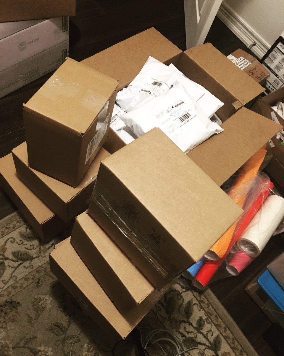 aimhighclothes's tweet photo. Orders will be shipped as of Monday morning!
We are terribly sorry for the massive delay, but we are happy to announce we are back on track. https://t.co/f5XXMxgWlG