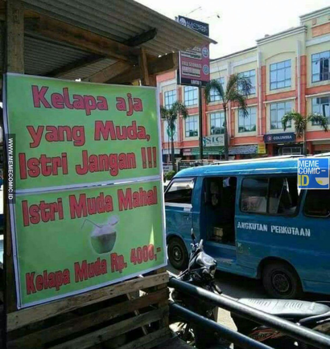 Mr Lempos On Twitter Yang Jualan Es Kelapa Muda Lagi Baper Ya