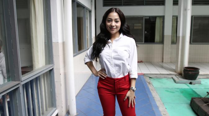 Di Dua Wanita Cantik, Nikita Willy Reuni dengan Rezky Aditya dlvr.it/PTSFZc