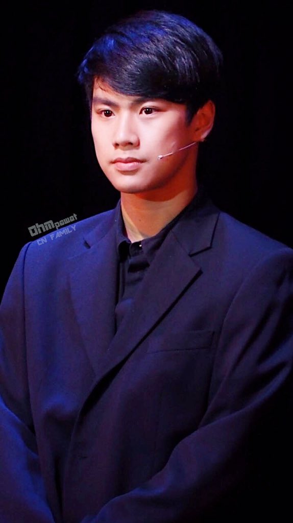 CnOhmpawat's tweet photo. #ohmpawat #makeirtightSS2
170709 @ohmpawatt 音乐会更新一则
💓💓💓
cr:@NipaKaewkla https://t.co/3qo1IHb2vo