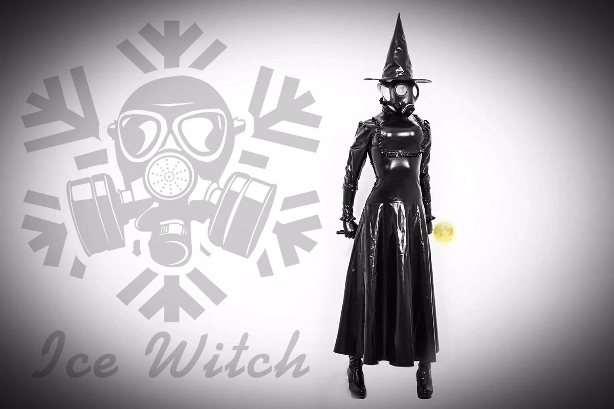 #Rubber #Latex #Gasmask 
Ice witch's magic world！enjoy it