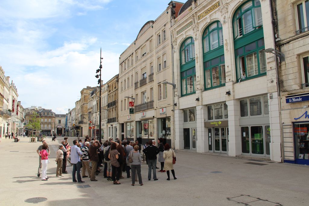 🗓 Aujourd'hui à #Niort :Les rendez-vous du lundi : le patrimoine du centre-ville via <a href="/AtemporelleScop/">Atemporelle</a>  bit.ly/2tPAC7y