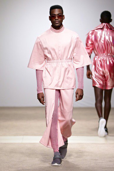 MagentaMagazin1's tweet photo. Highlights from #SAMWSS18!
#NaoSerati: “My clothes are informed by SA youth culture" #SAMW #FashionWeek https://t.co/cjjXtjXe6q