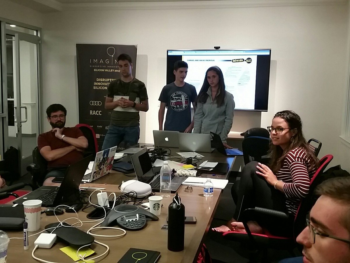 EstelPaloma's tweet photo. Escuchando el feedback del staff y  resto de dreamers de la fase 2 #dipteam #audicreativitychallenge @audicrea @imaginecc #SiliconValley2017 https://t.co/Oo1hzaRUgK