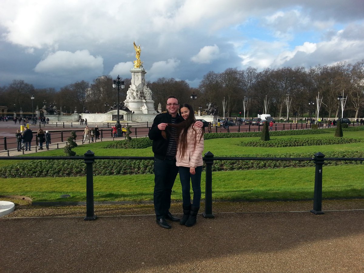 LifeIsTravel2's tweet photo. Love you London! #travel #lifeIsShort #vacation #London #traveltheworld https://t.co/7Wre5BuKBE