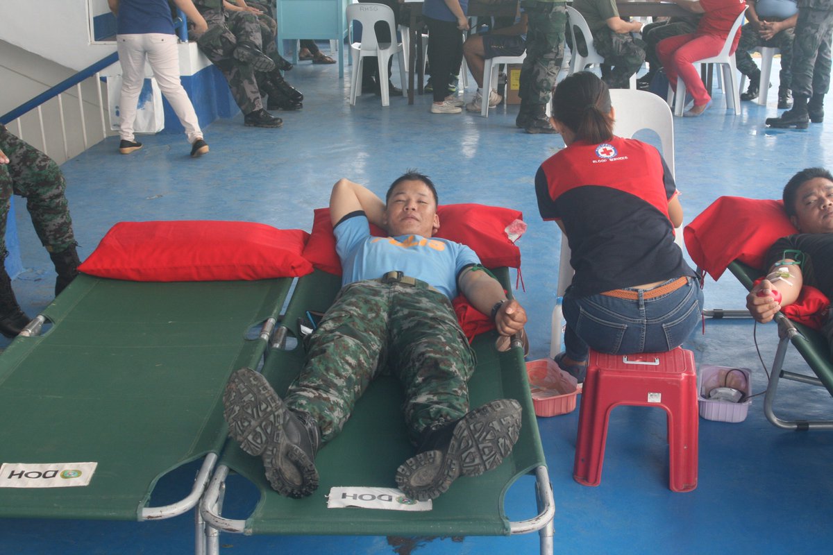 42ndsac's tweet photo. 42sacpunisher July 7
@42sac personnel during Blood Letting activity held at PRO 12 Grand Stand GSC. https://t.co/rb3PDB1Dn3