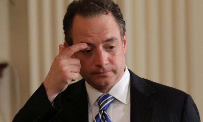 JulianneShinto's tweet photo. Really??@FoxNews!Choosing this photo of @Reince to illustrate hes pushing back?Makes him look too confused 2 push his own dessert plate away https://t.co/kYJ7axbS0z