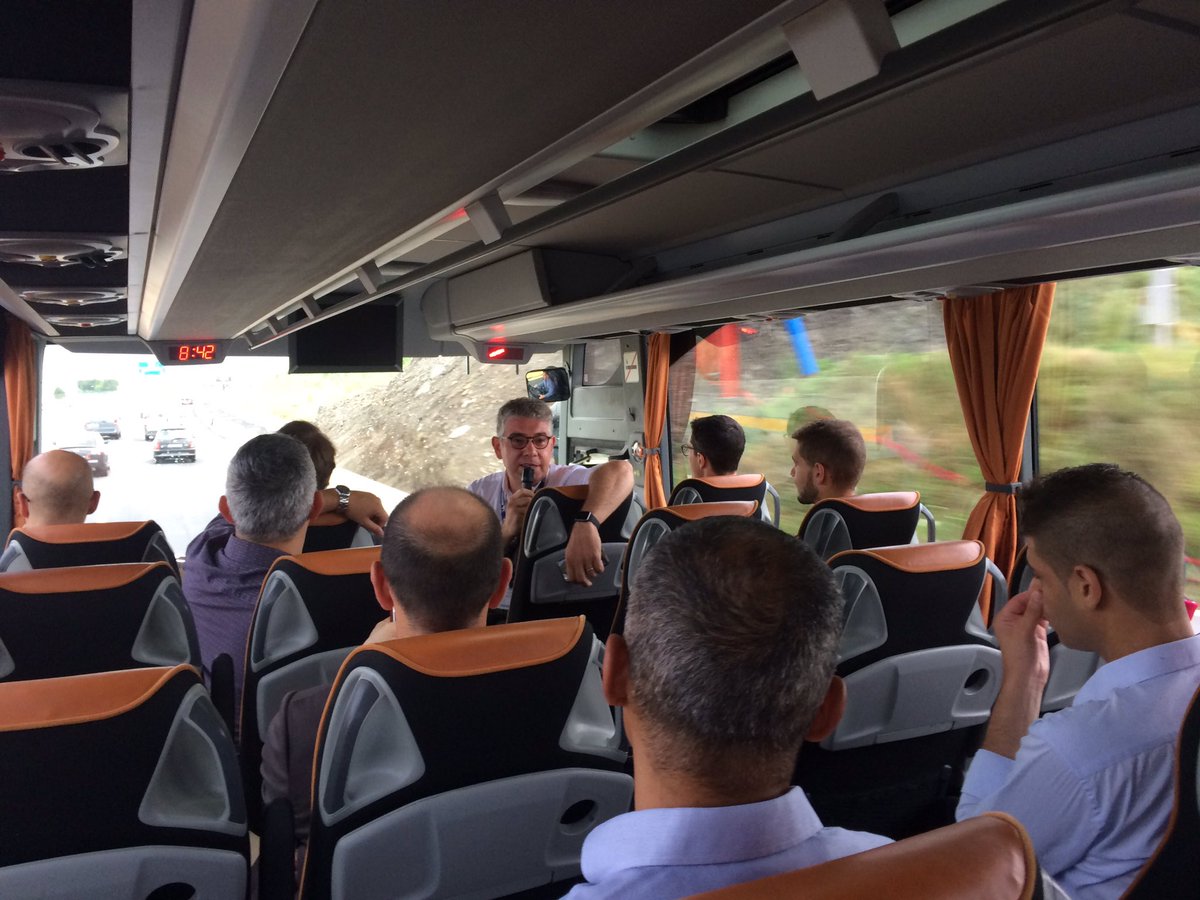 Les startups et l'équipe Bivouac ds le bus direction Ladoux <a href="/Michelin/">Michelin</a> ! 🚌<a href="/MarcVnglst/">Marc Evangelista</a> est le chef de meute 👍🏼