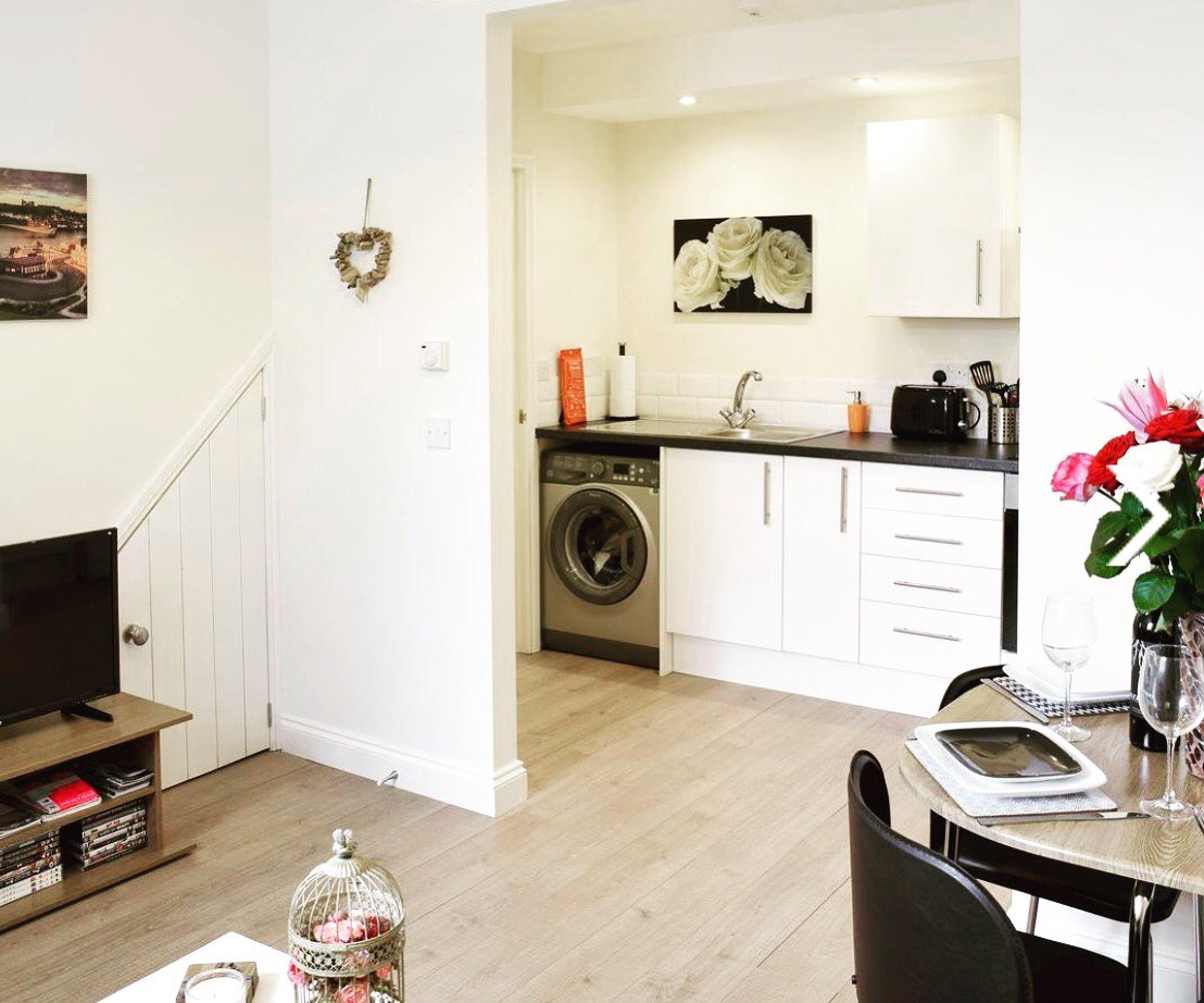 Cropton Cottage tweet media