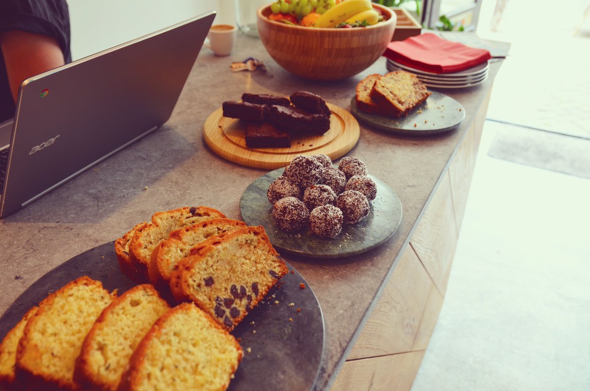 Come try our #banana bread, lemon rosemary cake, and more! All of our #delicious #homemade baked goods are provided by Frederix 🙏🏼🍰😋 #foodie