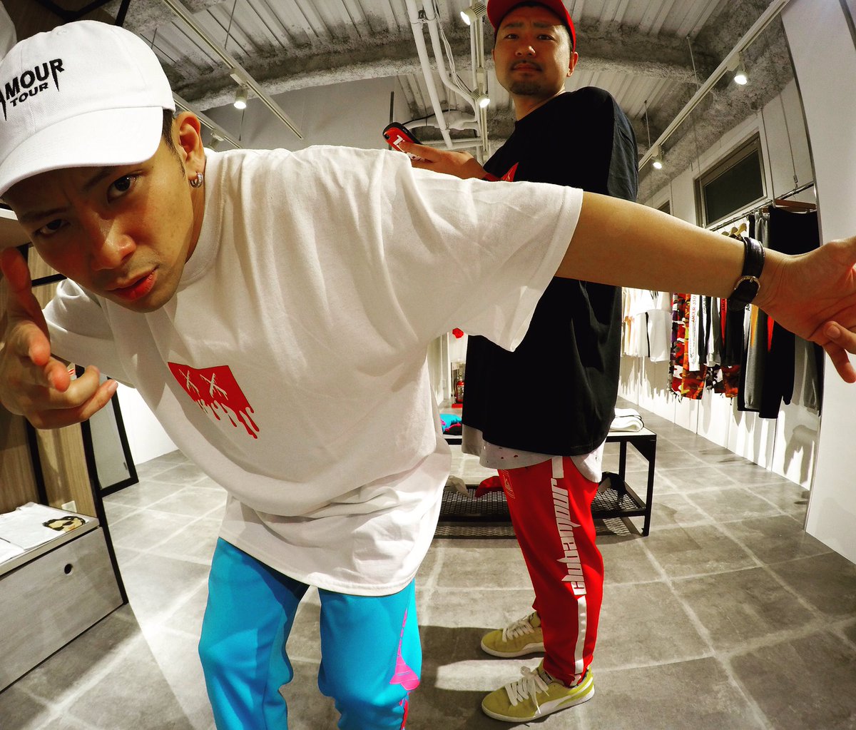 DJKAZUYA0918's tweet photo. また今月もK-FORCEが名古屋に遊びに来た⭐️明日はAMOURに1日いると思うので、キー君に会いたい人は会いに来て下さい🌈🌈
#amour #nagoya #kastard #k_force #djlife #djkazuya #fashion https://t.co/BX5fyUEmU9
