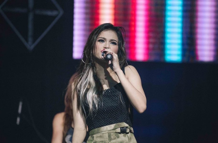 senyoramaris's tweet photo. Wet look si Mars! Ganda po @MissMarisRacal 😍

#BloodyCrayons2DaysToGo https://t.co/BJjw9OBAwE
