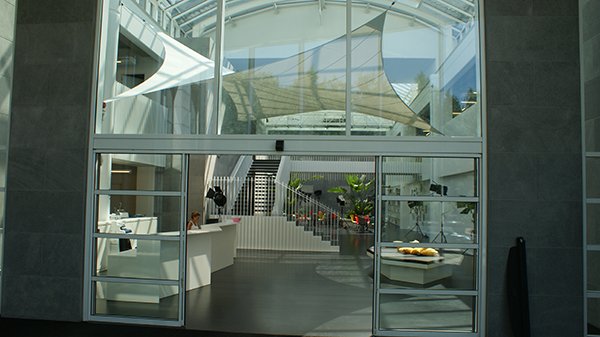 “Het schaduwdoek van Hoover Concepts is precies was wij zochten!" - Jesse Nelemans, productiehuis De Mensen
