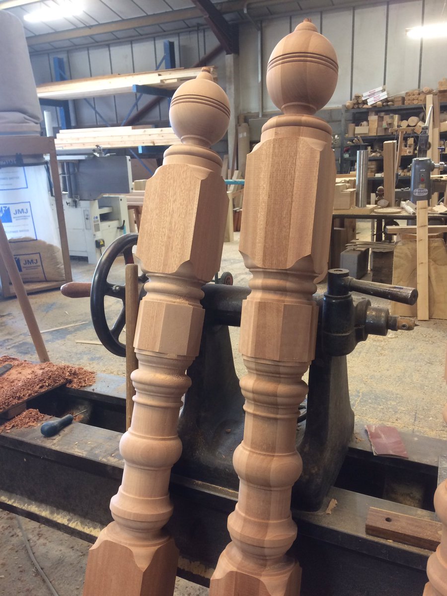 simon_hara's tweet photo. Sapele newel posts #restoration #renovation #woodworking #woodturning #bespoke #staircase #joinery #craftsman https://t.co/0Q0xxlEliI https://t.co/9DIyCbZodP
