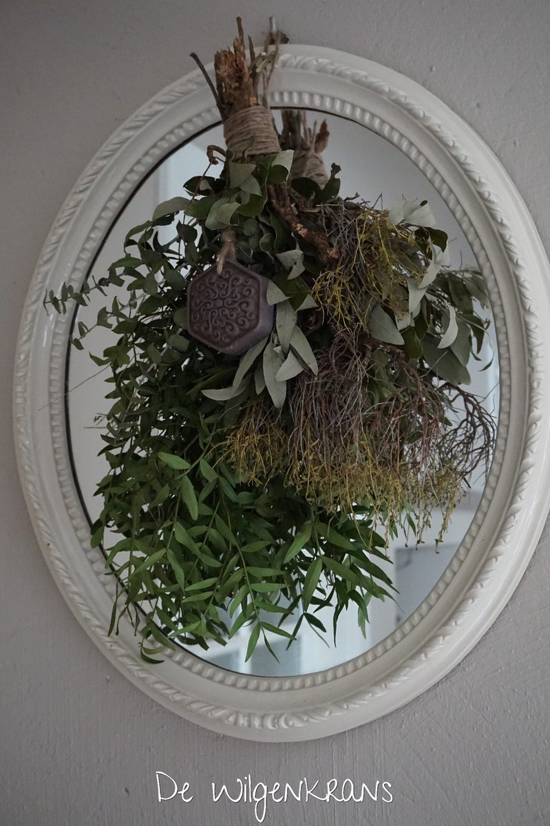 DeWilgenkrans's tweet photo. Groene #toef ... Kijk voor mooie groene toefen op https://t.co/bvBFrlyUWC #landelijk #sfeer #decoreren #decoratie #wonen #vtwonen #mooi https://t.co/LmHi5OCO4j