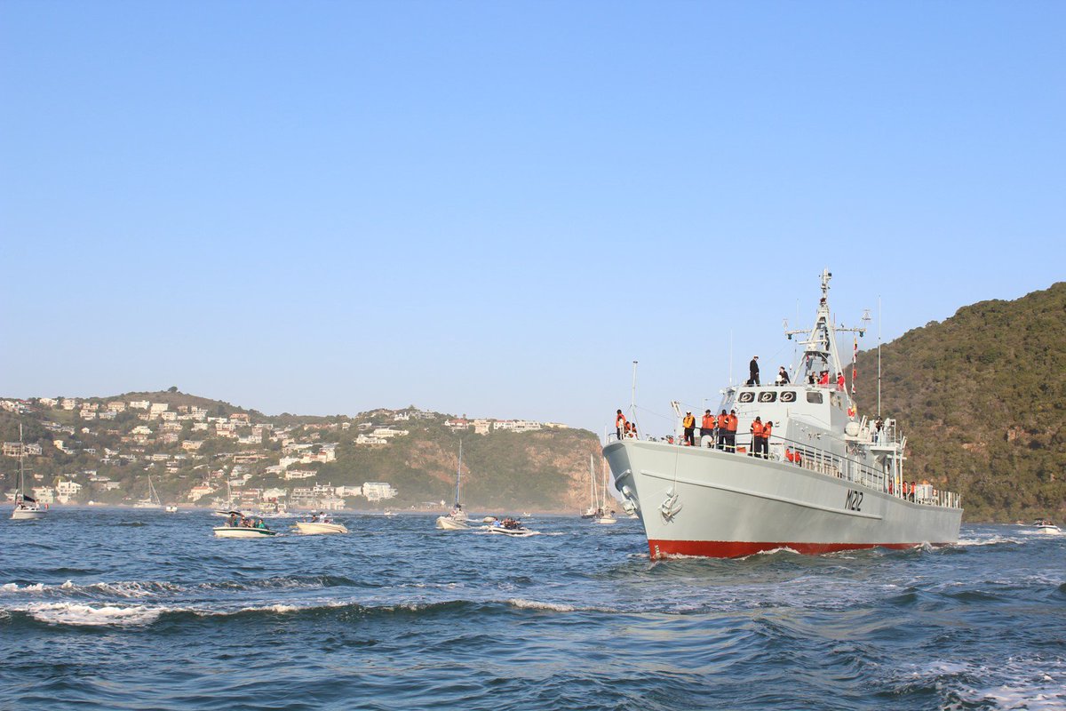 oysterfestival's tweet image. Join us in welcoming the SA Navy to Knysna! Get down to the Knysna Heads at 16:30 today. #KOF2017 #VisitKnysna #KnysnaRises