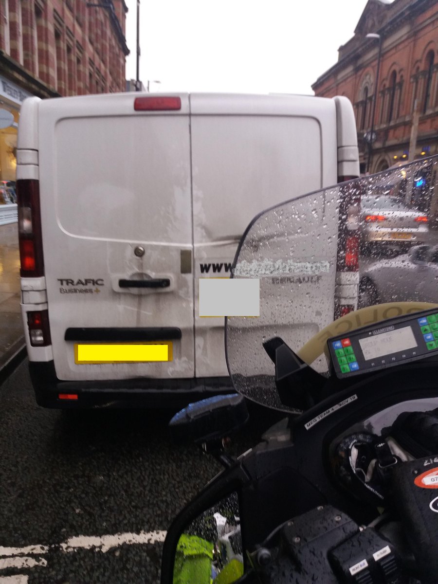 #GMPMotorcycleUnit
Driver talking on his mobile phone whilst driving along Deansgate.
6 points and £200 fine.