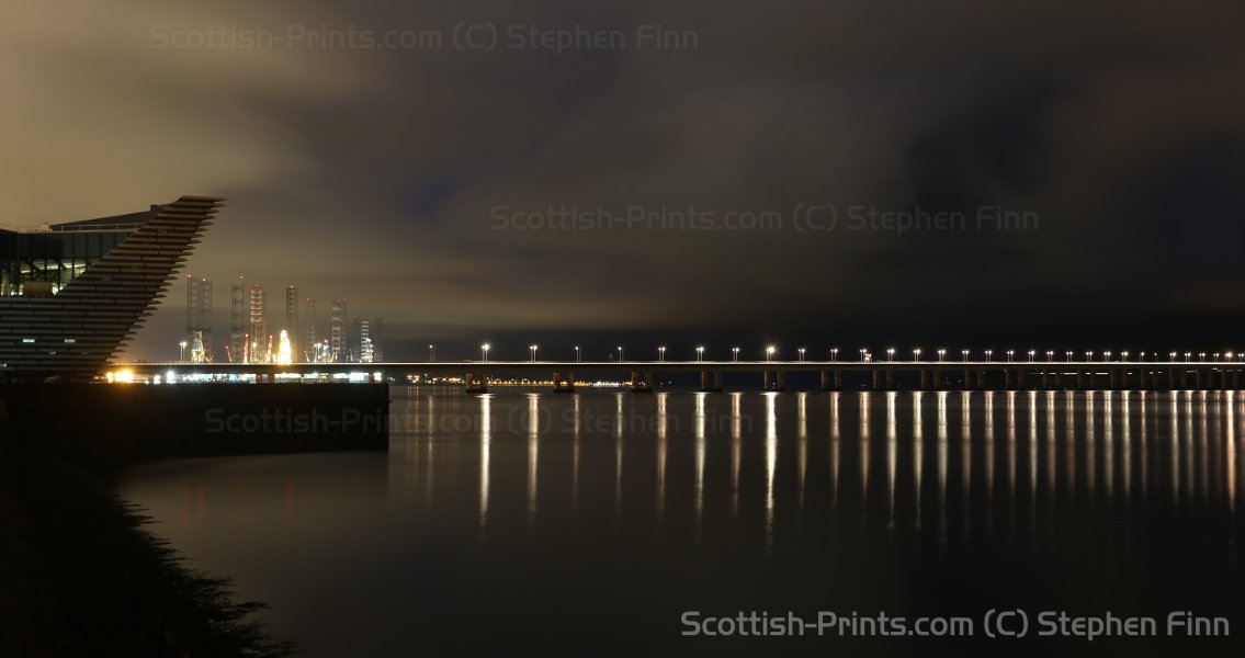 scottishprints's tweet photo. V &amp; A Design museum, @tay_road_bridge &amp; oil rigs by night #Dundee 8th July 2017 @VADundee @DundeeFans @midundee @STVDundee @DDWaterfront https://t.co/uDSh8oWENP