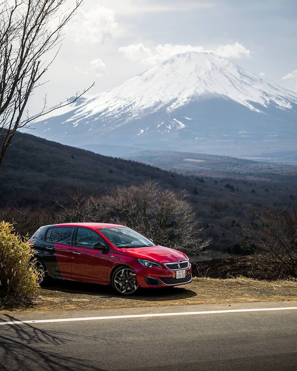 ayeshonline's tweet photo. @Peugeot_Japan 308GTi https://t.co/9WR6pNyUye
