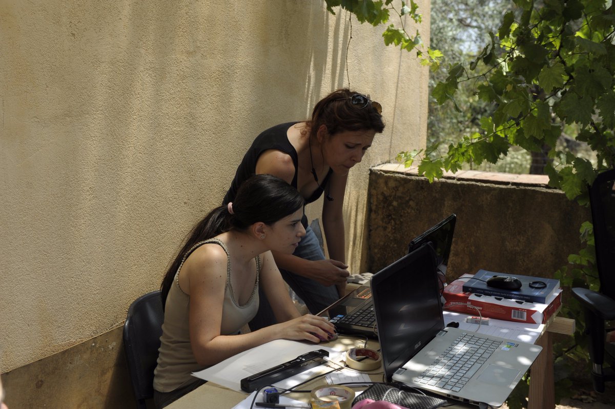 ArcheoINN's tweet photo. Il #DiarioDigitale di #SantaVeneraAlPozzo!
Il contributo degli @studenti_unict ➻ https://t.co/BOhLdoGunH
#archeologia #archeoresearch https://t.co/X0KHgbWTST