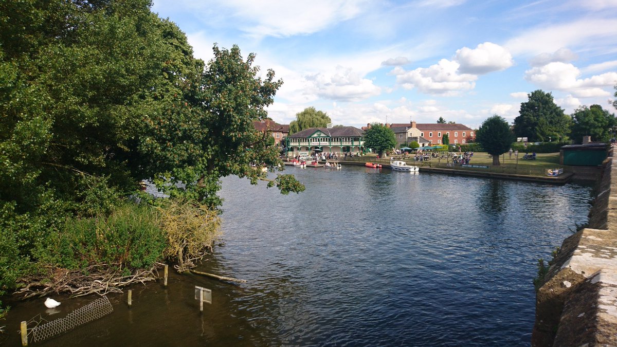 David_Verdejo's tweet photo. Stratford upon Avon, yesterday, it was a sunny day. Beautiful landscapes.
#Midlands #visitingUK #Summer2017 https://t.co/mRqTCvQzTe