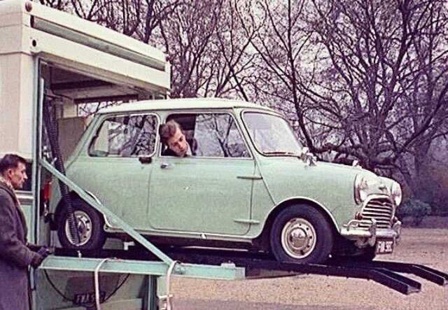 LeahRebeccaUK's tweet photo. #MiniMonday
Making Mondays just that little bit Minier since 1959 🇬🇧🇬🇧🇬🇧 https://t.co/4r7sXGPse4
