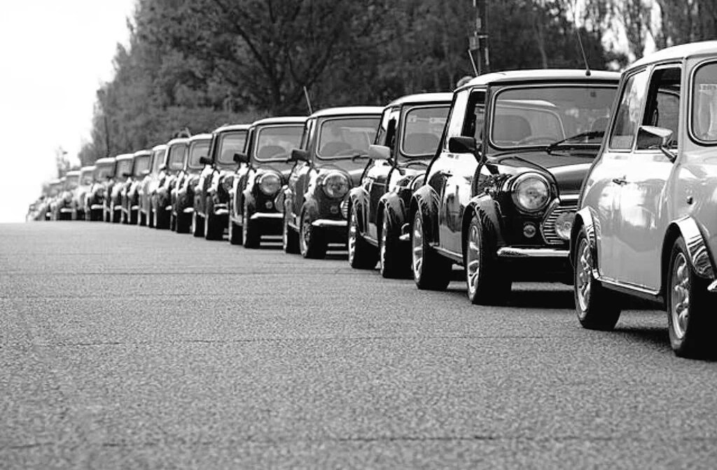 LeahRebeccaUK's tweet photo. #MiniMonday
Making Mondays just that little bit Minier since 1959 🇬🇧🇬🇧🇬🇧 https://t.co/4r7sXGPse4