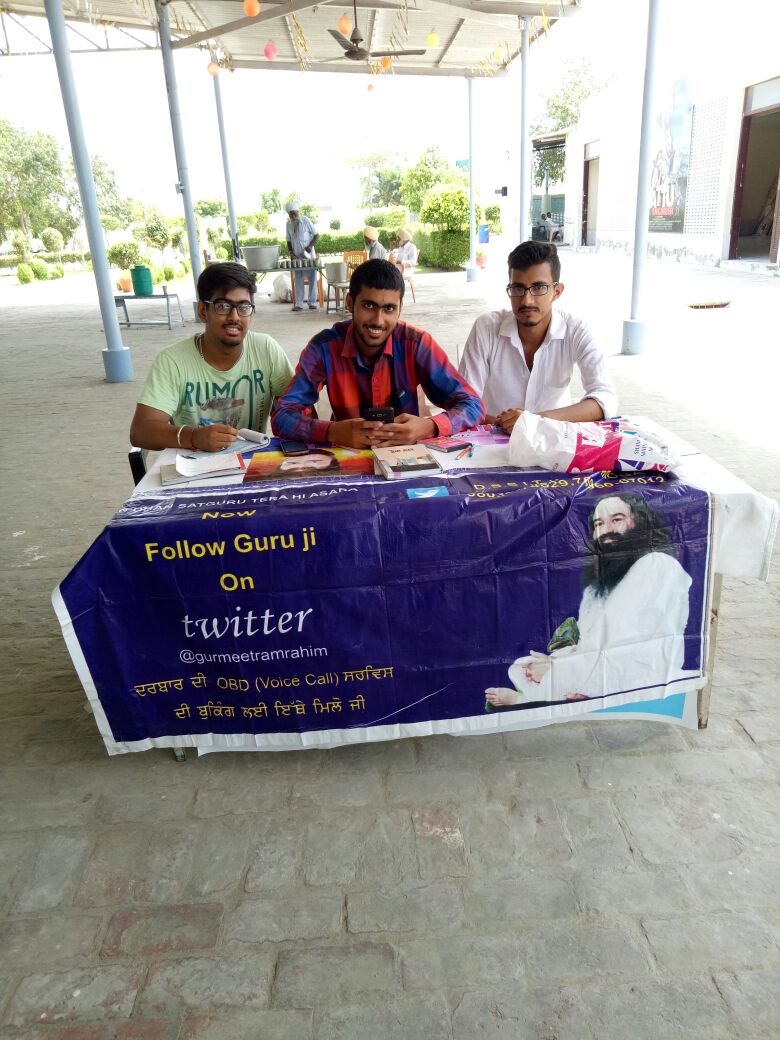 saffyinsan777's tweet image. #TheLaughterShowEp9
@shokanty nd @Arora9888638083 
 ਯਾਰ ਅੱਤ ਸਾਡੇ ਪੂਰਾ ਰੱਖਦੇ ਖਿਆਲ ਨੇ..
ਪੜਨ ਵਾਲੇ, ਲੜਨ ਵਾਲੇ ਸਭ ਸਾਡੇ ਨਾਲ ਨੇ...