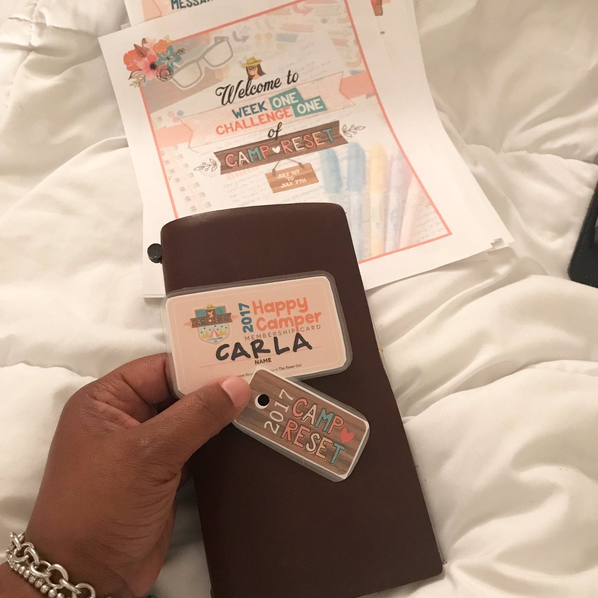 metwocarla's tweet photo. Using my #travelersnotebook for @theresetgirl #campreset . #trgcampreset #carlascreativelife #memorykeeping #scrapbook https://t.co/qhPlYRj37h