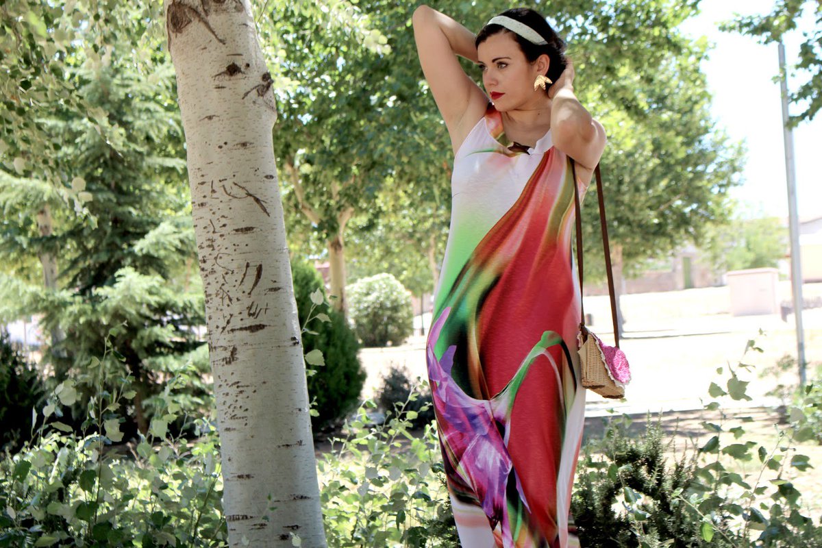 Senoretta's tweet photo. Atrévete con un maxi estampado 🌸 
https://t.co/X9d1baQoLe
Pic: Carol Vega 
#FelizLunes https://t.co/xJ4pzg4vEn