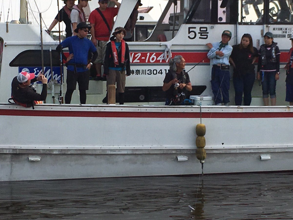 05010606's tweet photo. 今年２回目シイラ不発の会
魚影見えるもやる気0
釣れなくても楽しすぎぃ~
日焼けいたい。また来月 https://t.co/5Ge0cclEeu