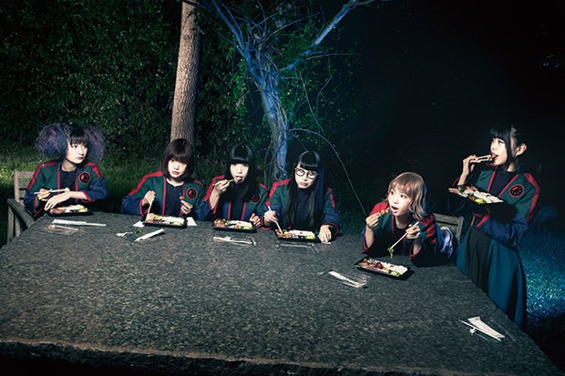 mikiki_tokyo_jp's tweet photo. BiSH『GiANT KiLLERS』
幕張の大舞台で番狂わせを狙う6人の過去〜現在〜未来を、渡辺淳之介×松隈ケンタが語る（bounceインタヴュー） https://t.co/PEY83eXlxW https://t.co/hEkHXzvTO6