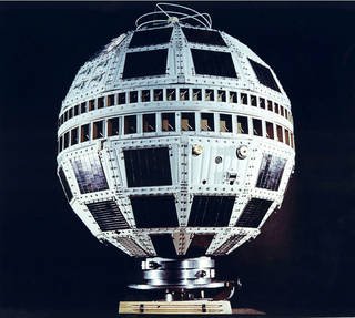 55 yrs ago today, the 1st communications satellite, Telstar, launched. It relayed via space for the 1st time TV pictures &amp; telephone calls!