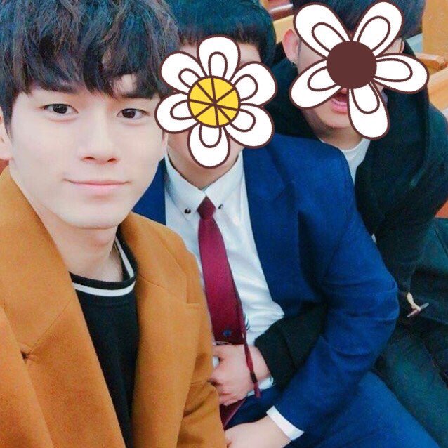 kka7kka8's tweet photo. 옹성우 왜케 잘생겼지ㅠ,,, https://t.co/8AKpyP18WZ