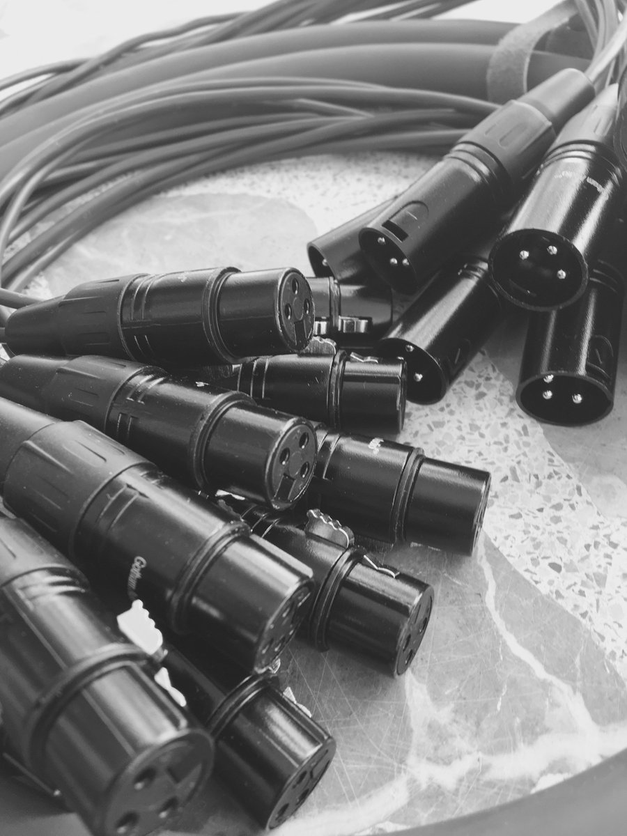 telcoavi's tweet photo. snake audio 10 pares #GothamAudio https://t.co/O89jDGbU0H