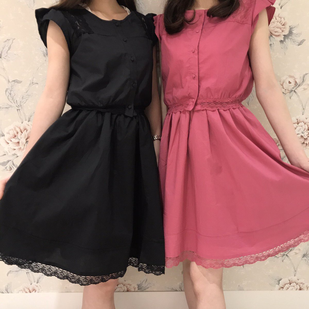 Evelyn Evelyn 池袋店 セットアップとしても着て頂けますので双子コーデにおすすめです 大きめリボンがポイントとなり 後ろ姿までとっても可愛いアイテムです 今ならとってもお安くお買い求め頂けます Evelyn Evelyn 池袋店 セットアップとしても着て頂けますので双子コーデにおすすめです 大きめリボンがポイントとなり 後ろ姿までとっても可愛いアイテムです 今ならとってもお安くお買い求め頂けます