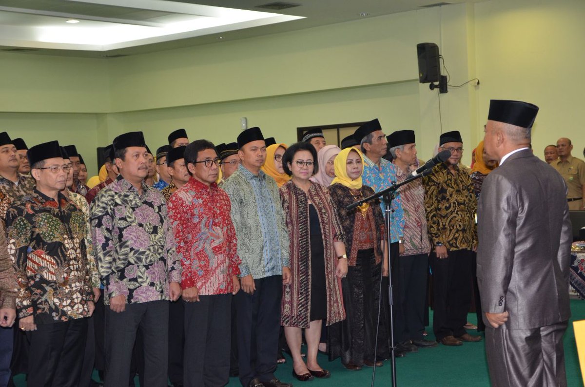 Rahmat_Effendi_'s tweet photo. Melantik Pengurus Dewan Kota Cerdas Kota Bekasi di Aula Nonon Sonthanie. https://t.co/LifkASEg2B