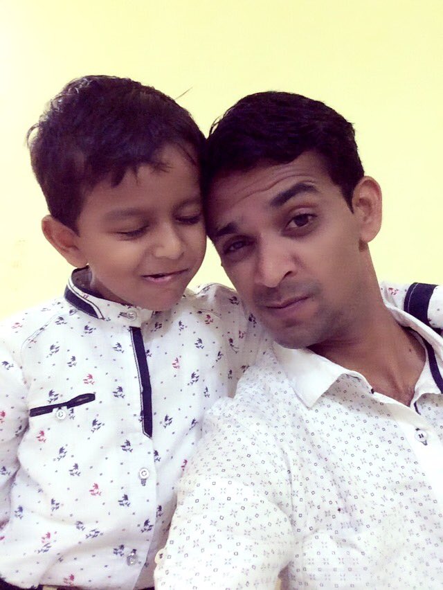 Coolkiranj's tweet image. Being a Father I am his first Friend #YaarichiSelfie with my son #Pritesh Hows this?? 
@KaayReRascalaa @priyankachopra @gauravghatnekar
