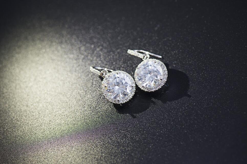cishopjewellery's tweet image. Queen star earrings #diamond #halo #hookearring #jewelry