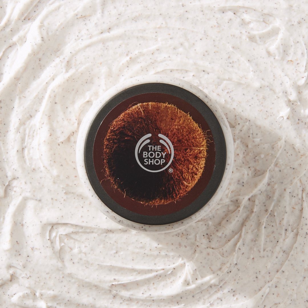 Our Coconut Body Scrub gives us SERIOUS holiday feels. What is your dream destination? 🌊☀ bit.ly/2tjgF5D #SummerSorted