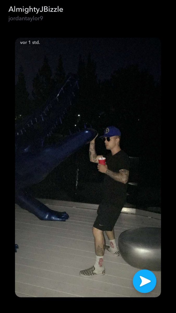 rickthejizzler's tweet photo. This ain't funny! Please do something against it @justinbieber @scooterbraun https://t.co/UfD3OyIEPP