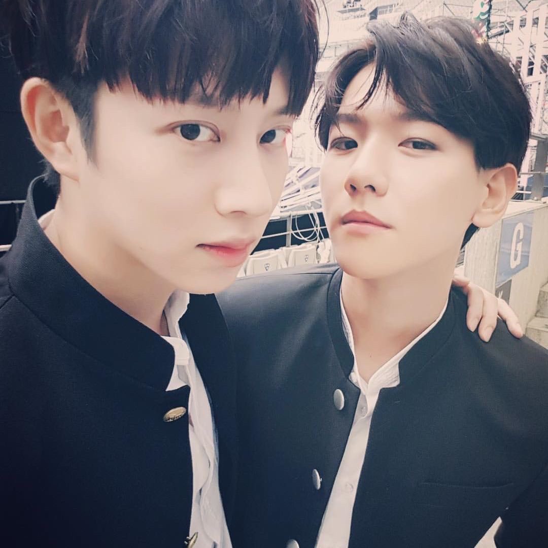 NEONLIGHT0506's tweet photo. #백현 ❤️😭😭😭😭 https://t.co/j0UPBrKl42