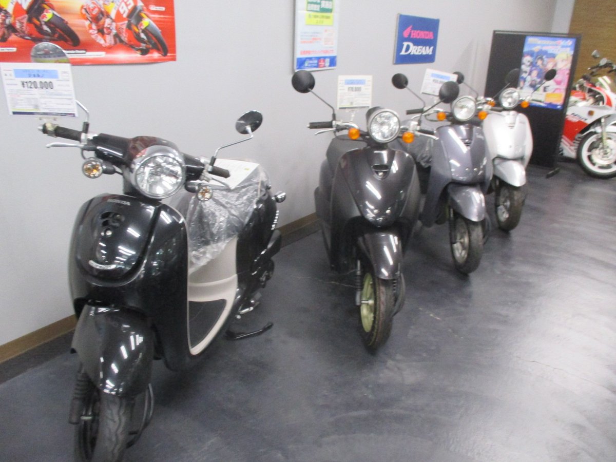 ホンダドリーム霧島 Auf Twitter ドリーム霧島では５０ｃｃの中古も在庫してます 中古車 エイプ ５０ｃｃ は２台在庫中 どちらもキャブ仕様 この前入荷した中古車 リトルカブ ｆｉ も店頭に並んでます ドシドシ来店して下さい 明日 火曜日は定休