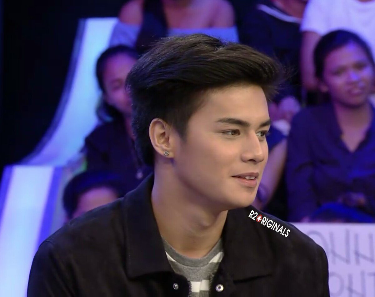 R2OriginalsOFC's tweet photo. (1) Kilig King indeed! 😍❤ Sino nakapanood kagabi? 🖑🖐 #GGVTrueColors #BloodyCrayons #BloodyCrayons2DaysToGo https://t.co/rlK9wZZqZx